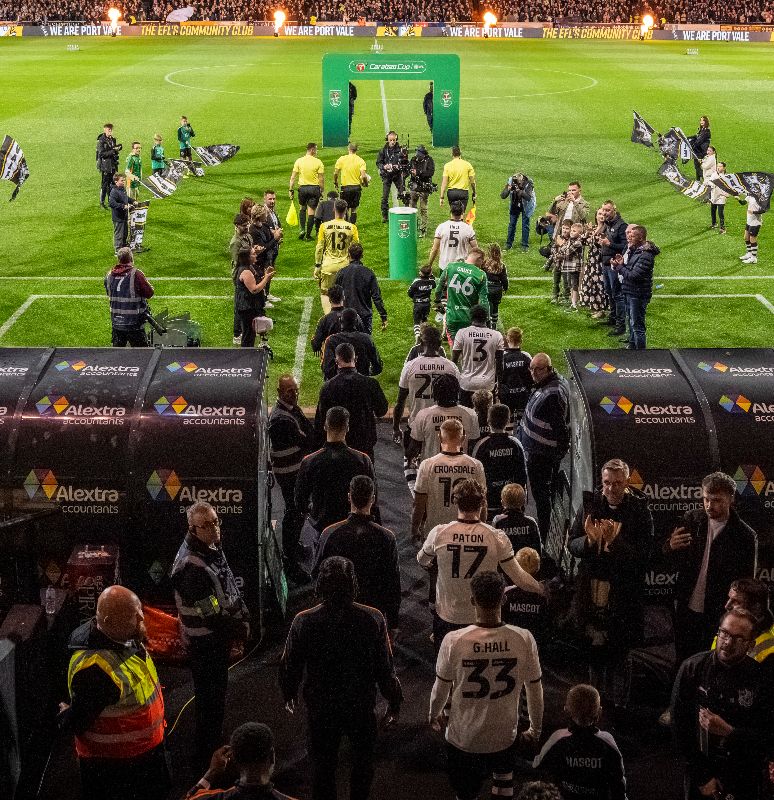 Matchday tour & 2 tickets